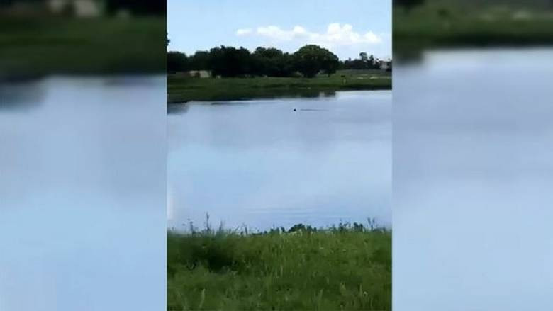 Φρίκη: Έφηβοι γελούσαν και βιντεοσκοπούσαν τον πνιγμό ενός άνδρα (σκληρό βίντεο)